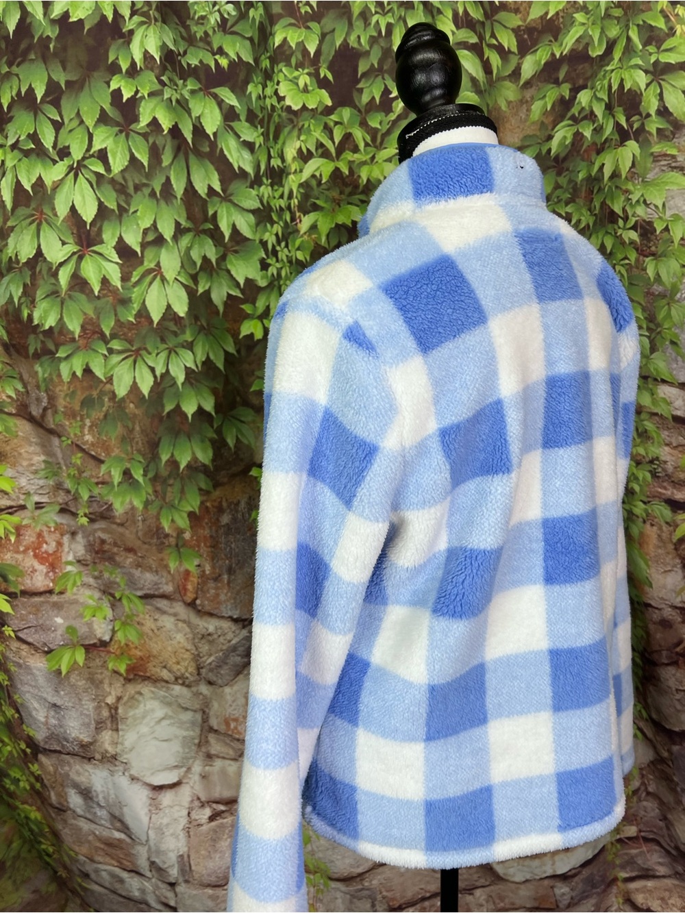 VINEYARD VINES Preppy Blue and White Plush Buffalo Check Quarterzip Pullover, S - Picture 7 of 13